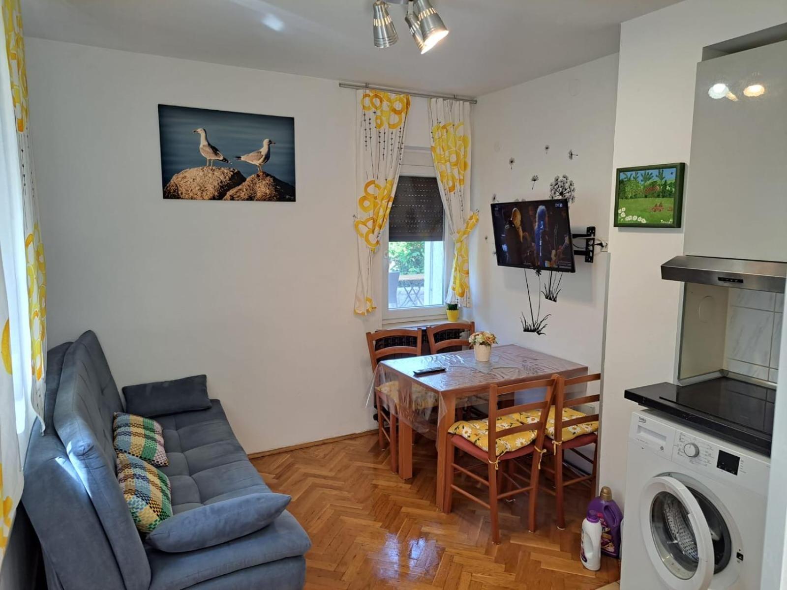 Apartments Jessica คิร์ก ภายนอก รูปภาพ