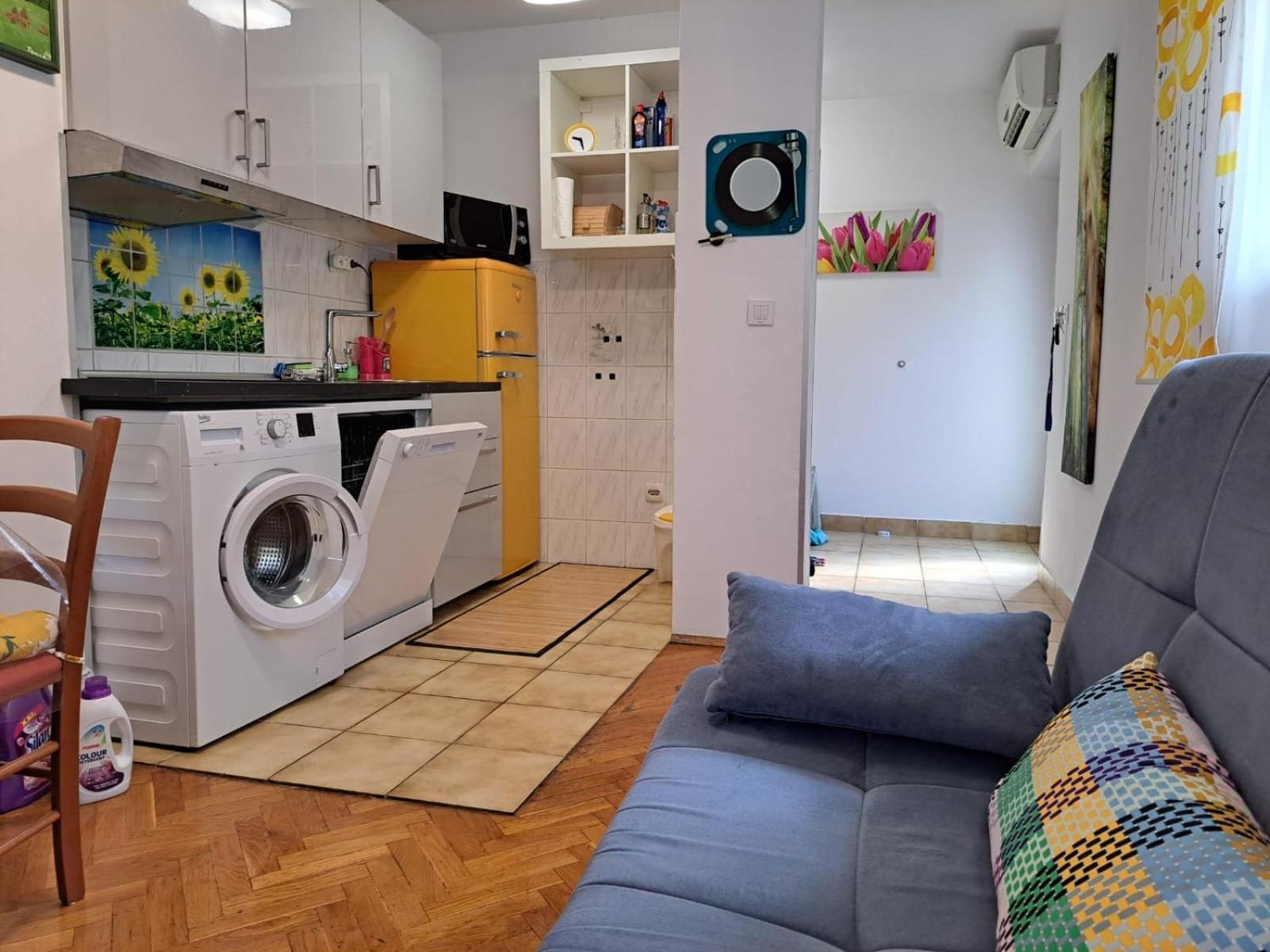 Apartments Jessica คิร์ก ภายนอก รูปภาพ