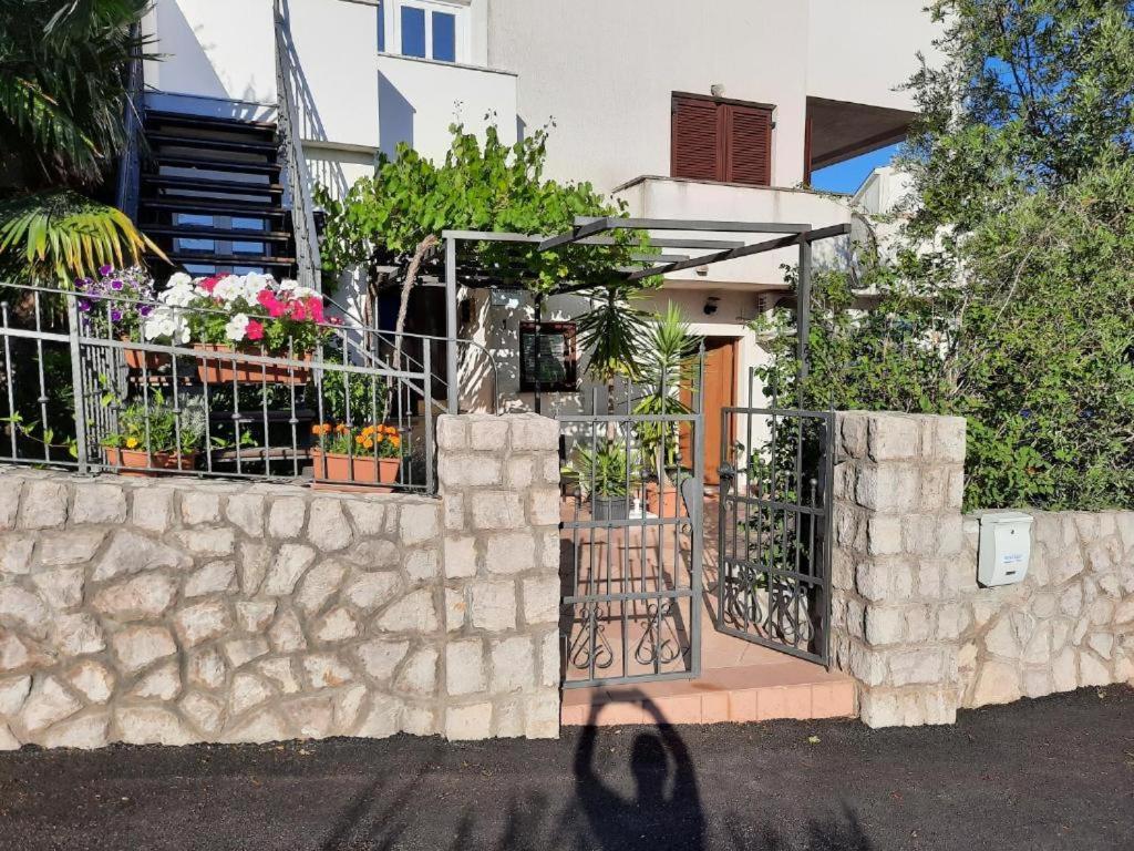 Apartments Jessica คิร์ก ภายนอก รูปภาพ